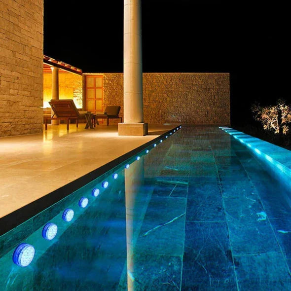 Iluminación RGB para piscinas - Inalámbrico con control remoto
